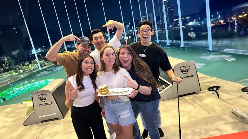THE TOPGOLF BIRTHDAY EXPERIENCE
